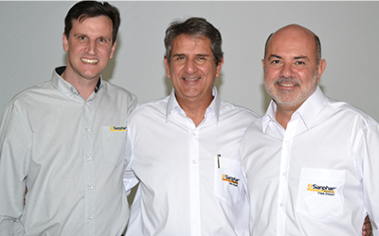 Sanphar comemora 25 anos em jantar promovido em Chapecó (SC)